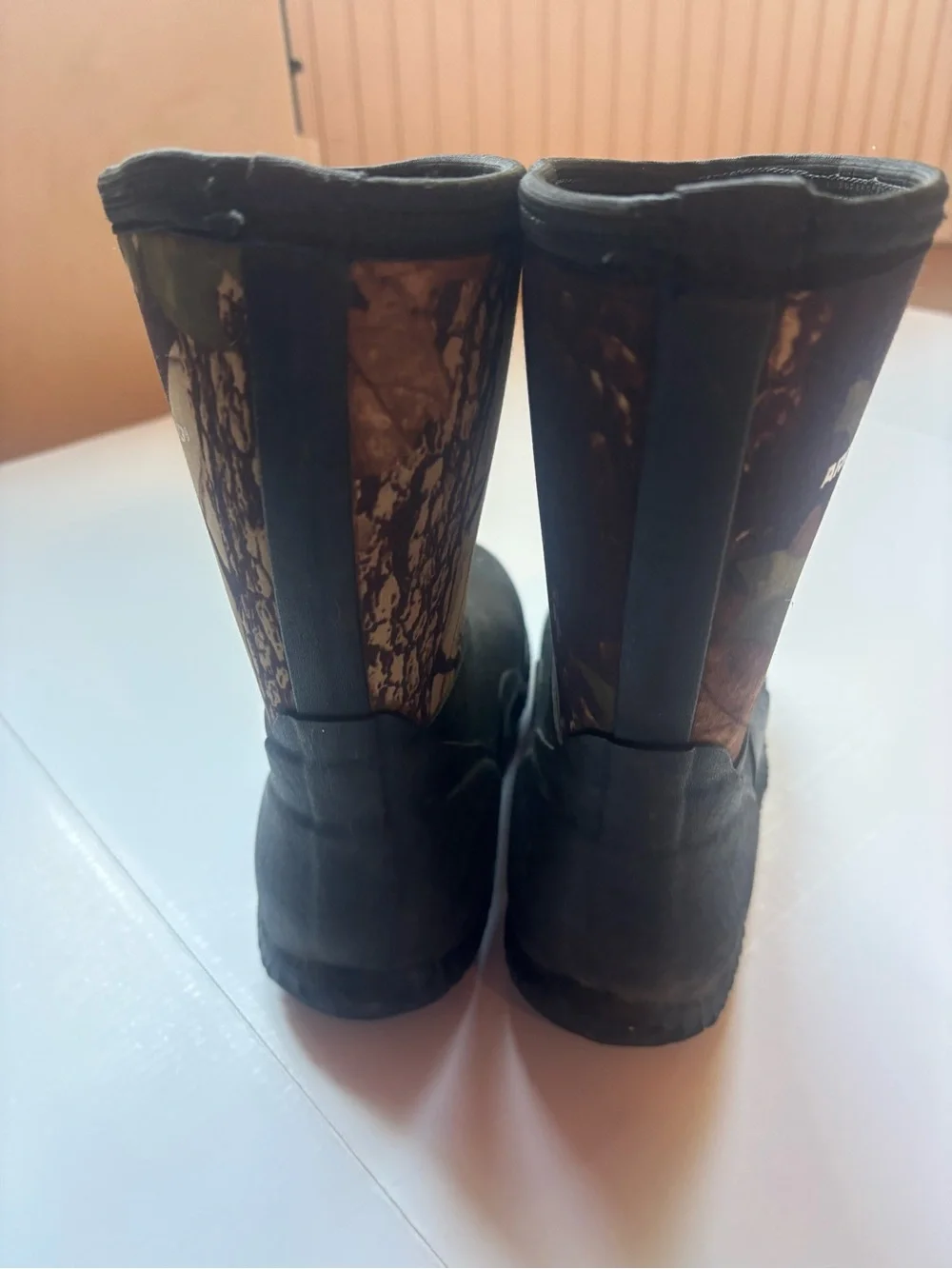 ArcticShield AS-Y100-C Youth Muck Boots Black Camo Pull-On Mid-Calf Size 6M